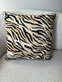 Merkloos Warmpi Verwarmd Sierkussen - Tiger -Merkloos Winkel 9153fc0ca1a65e73