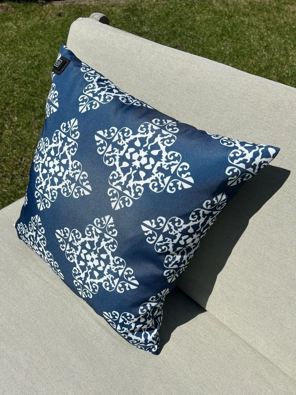 Merkloos Warmpi Verwarmd Outdoor Sierkussen - Blue/White 4 Merkloos Warmpi Verwarmd Outdoor Sierkussen - Blue/White - Afbeelding 4